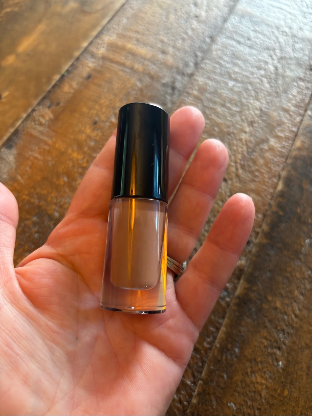 Armani Beauty Eye Tint Liquid Eyeshadow 22M Cashew Full Size - Picture 2 of 4